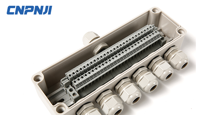 How to choose a suitable waterproof terminal box